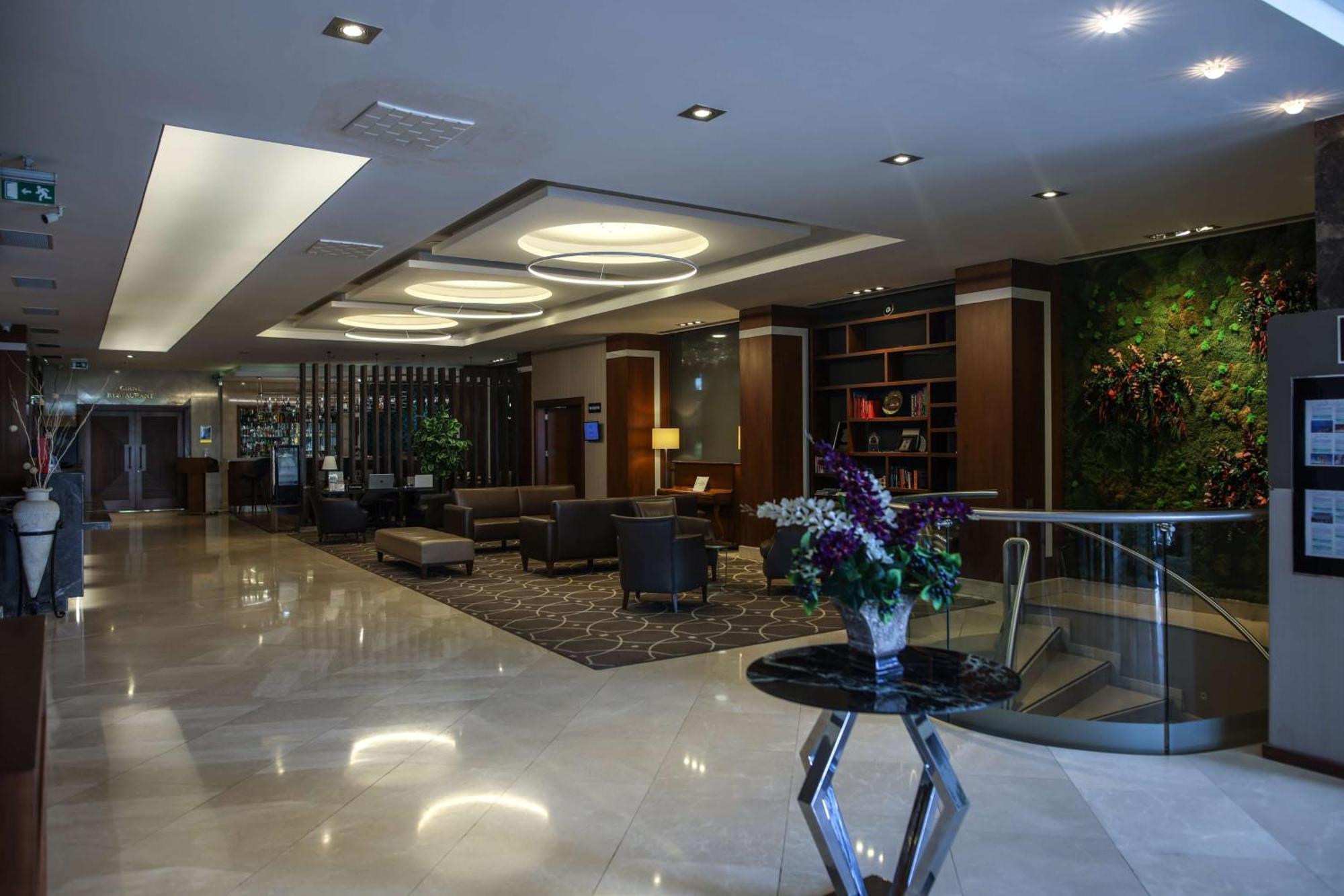 Western Premier Karsiyaka Convention & Otel İzmir
