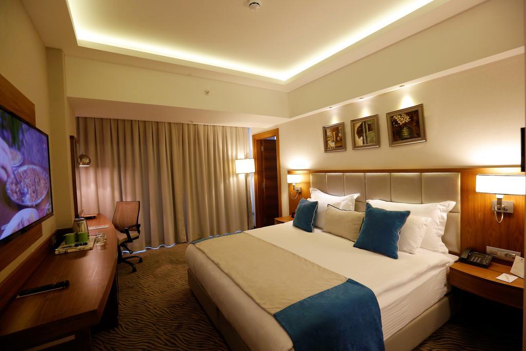 Western Premier Karsiyaka Convention & Otel